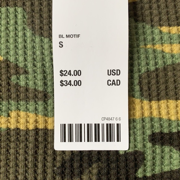 camo urban outfitters baby tee crop - Picture 4 of 4